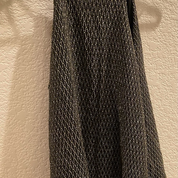 Guess women’s halter tank, choice of two colors: red or gold, size small, NWOT - Picture 10 of 16